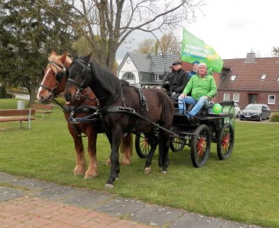 Uwe und Stefan auf dem Kutschbock