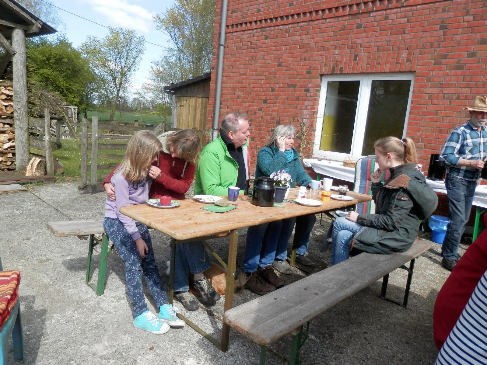 Grünes Café im April