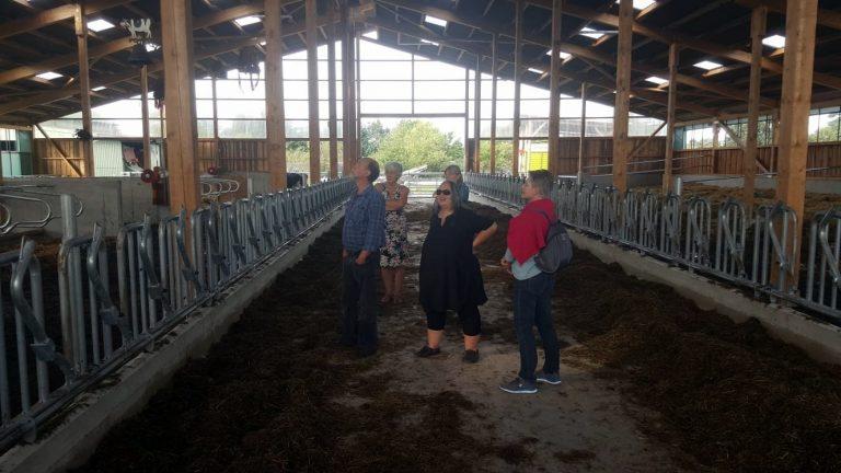 Grünes Café zu Besuch auf dem Demeter-Hof